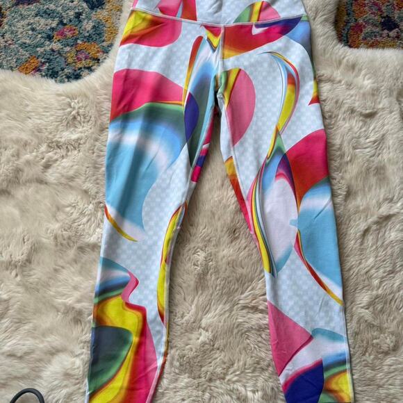 Fabletics Carnaval Pattern Matching Workout Set - Picture 5 of 8